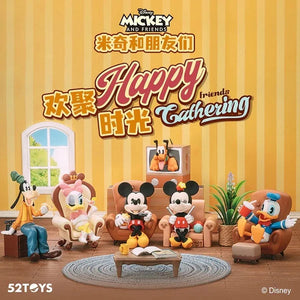 مجسمات ميكي وأصدقاؤه في غرفة جلوس لطيفة - Happy Gathering