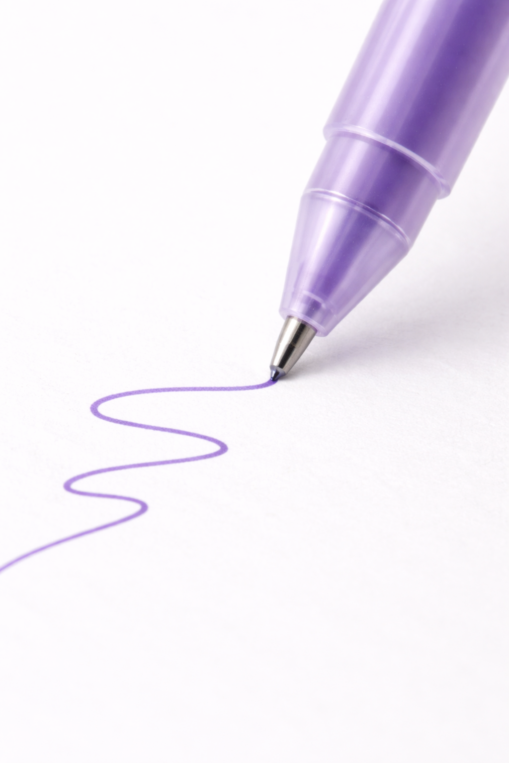 قلم لون بنفجسي
