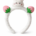 طوق شعر فرو شكل أرنب مع فراولة – تصميم ناعم ومرح